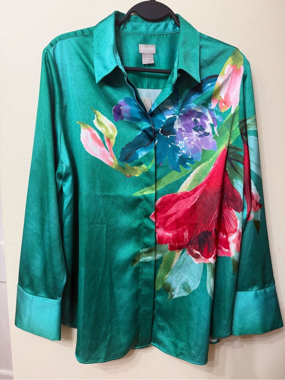 NWT Floral Watercolor Blouse Emerald Green Low Wrinkle Colorful Feminine Office